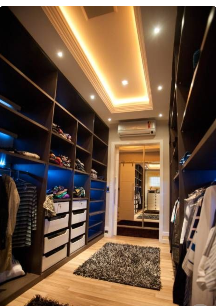 Большая открытая гардеробная комната с комбинированным наполнением Барановичи
